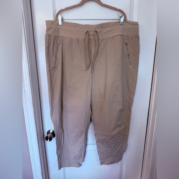 Athleta Women’s Khaki High-Rise Trekkie Notth Jogger Pants - Size 22 - Picture 1 of 9